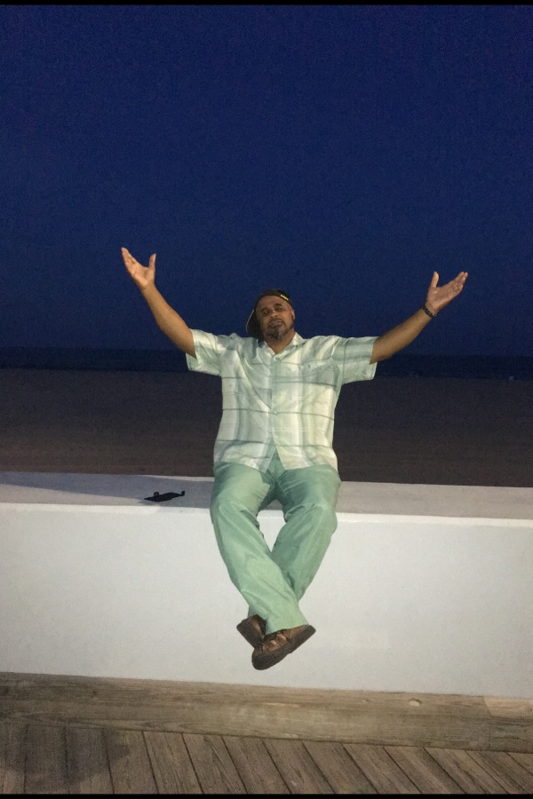 Cruise Brothers Travel Agent Lenny Proctor